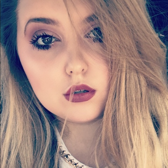 Meet your Posher, Sara - Picture 1 of 1